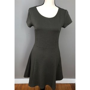 ❗️3/$25❗️Divided H&M skater dress
